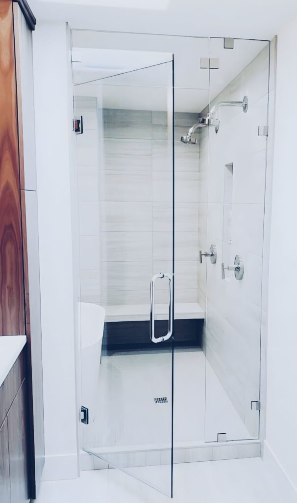 Fully enclosed glass Frameless Shower Door Phoenix